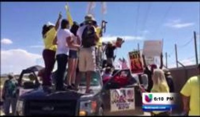 Se enfrentan dos bandos en la frontera ante la crisis