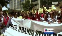 Inmigrantes piden fin a las deportaciones en protesta frente a Casa Blanca
