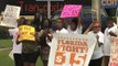 Orlando: Protesta de empleados de restaurantes de comidas rápidas