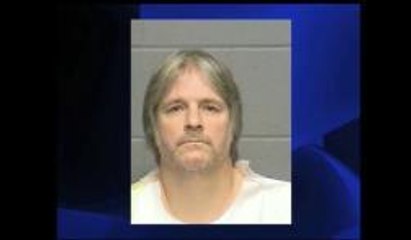 Un hombre se declaro inocente de haber filmado mujeres en un baño público