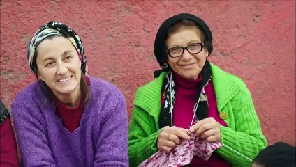 LA SRA FAZIYET Y  SUS HIJAS - 11