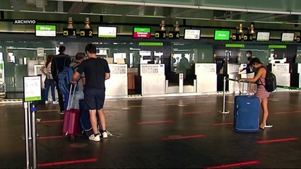 La Palma, eruzione del vulcano: chiuso l'aeroporto per accumulo di cenere