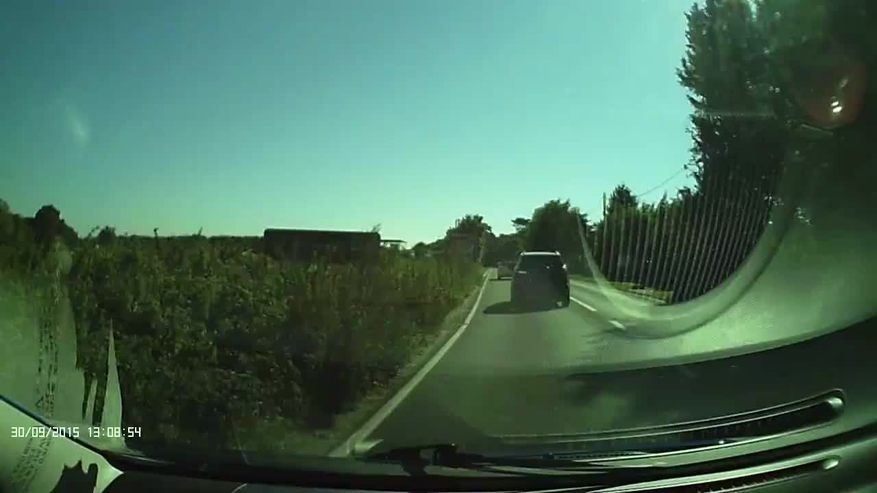 Driver captures car overtaking on Canterbury to Herne Bay Road