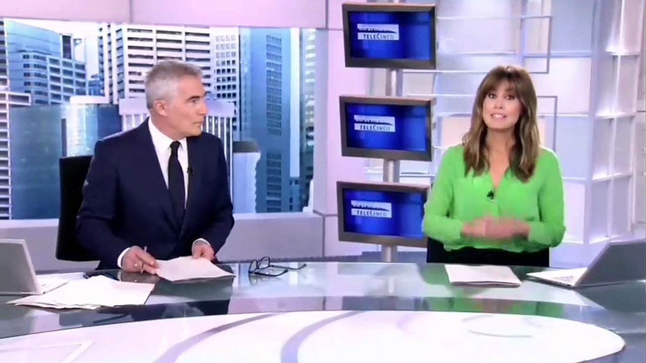 Isabel Jiménez corrige a David Cantero en 'Informativos Telecinco'