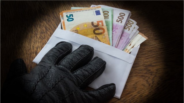 Les employés de mairie dérobent les chèques des enfants défavorisés