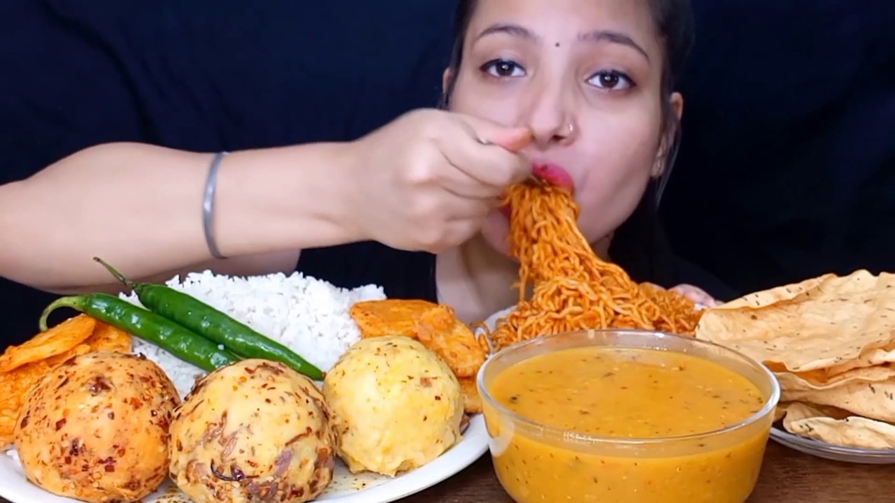 Eating  Spicy Aloo Bhorta, Pyaj Bhorta, Aloo Bhorta, Dal, Chawal, Spicy Noodles Mukbang   Food Show