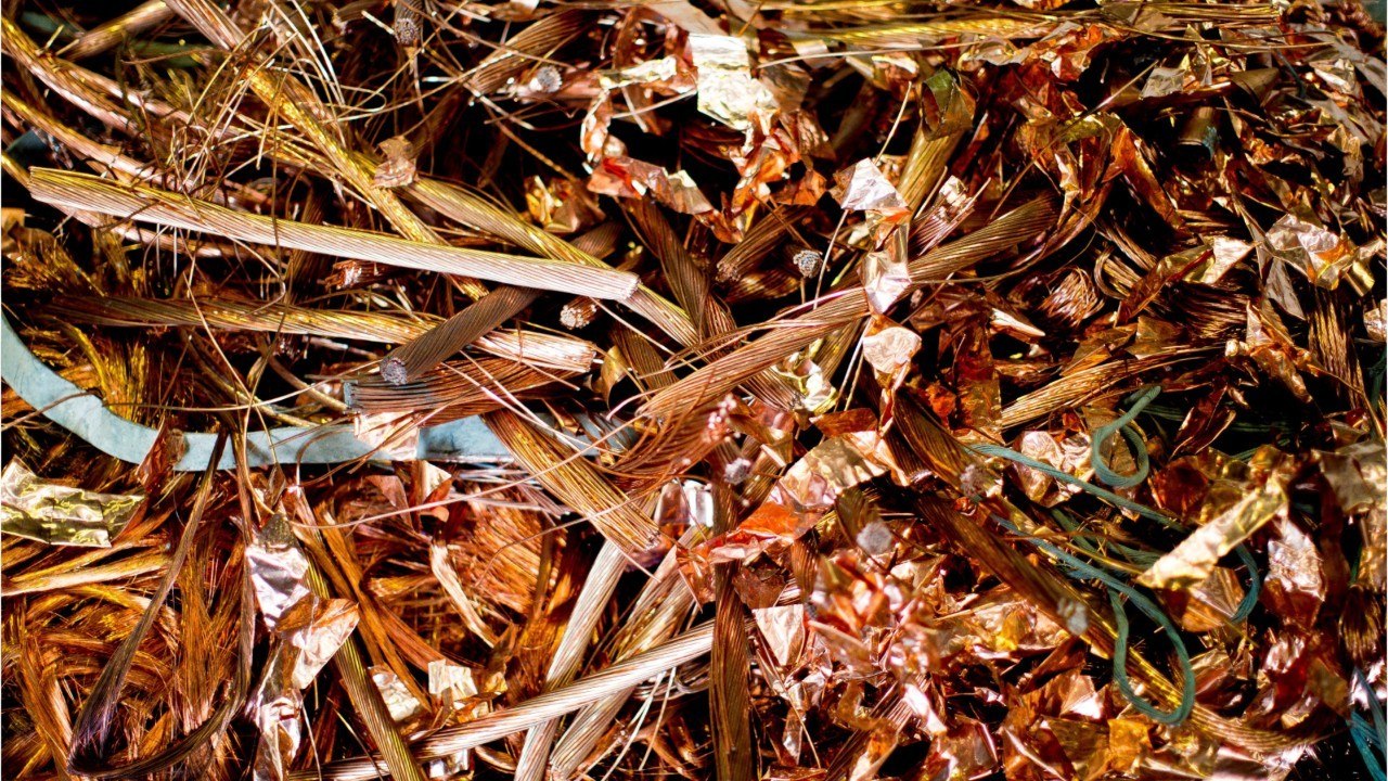 Le négociant achète 36 millions de dollars de cuivre et se retrouve avec des cailloux peints