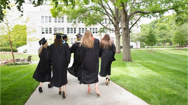 Cette adolescente se voit offrir plus d’un million de dollars en bourses d’études aux États-Unis