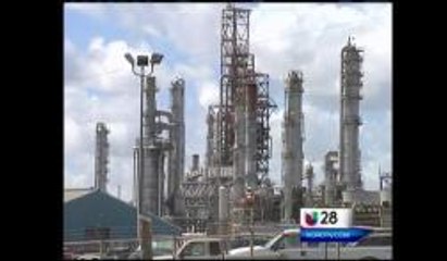 Investigan un derrame en la refinería Flint Hills