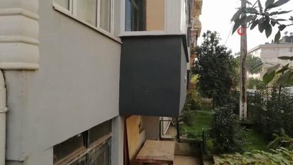 4. katın balkonundan çitlerin üzerine düştü