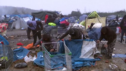Felszámoltak egy észak-francia menekülttábort