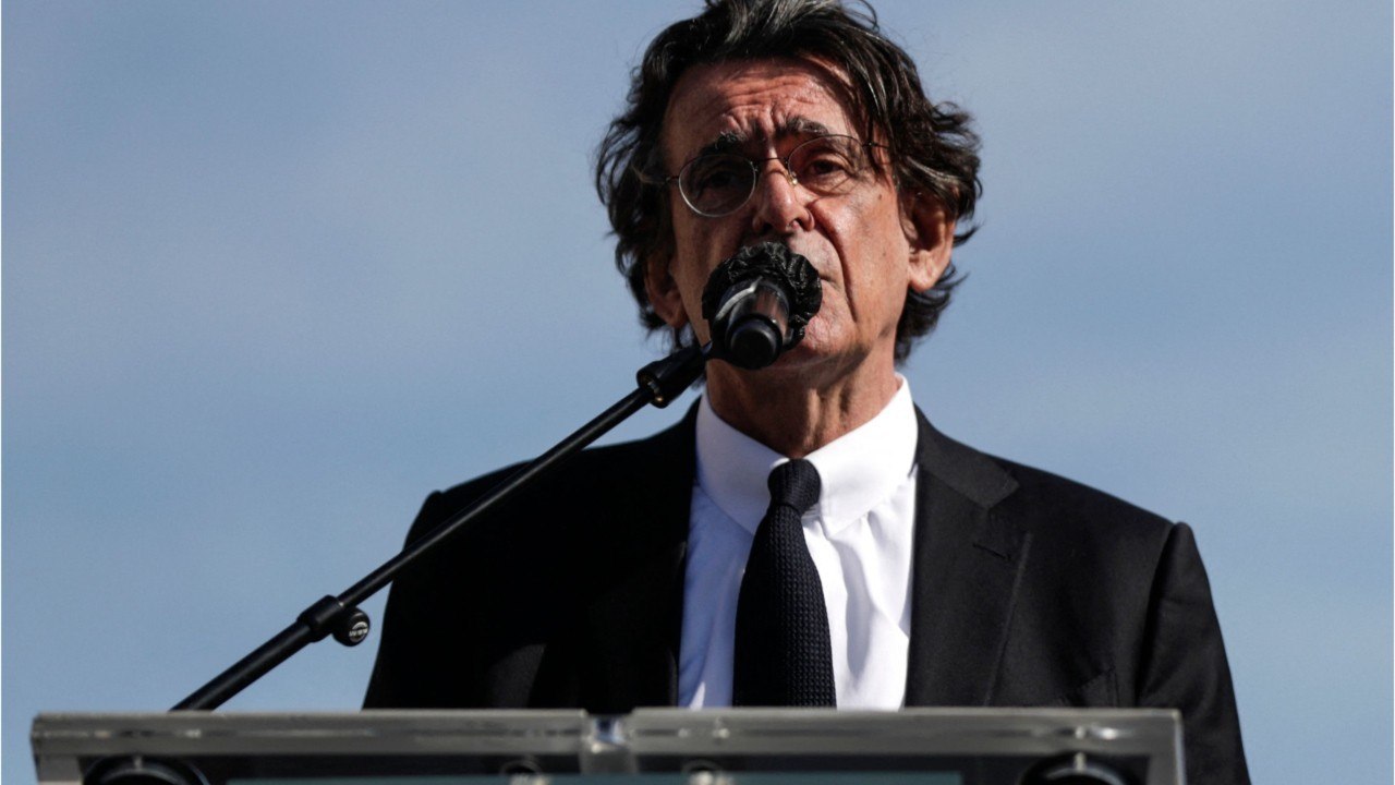 Avec 4.000 euros par mois, Luc Ferry n’arrive “évidemment pas” à vivre. “Il me faut beaucoup plus”