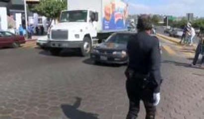 Policía controla el tránsito con ritmo