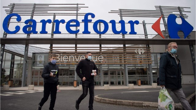 Carrefour : l’embauche de 15.000 jeunes a des effets pervers, alertent les syndicats