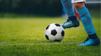 Un Match De Foot Réunissant Plus De 100 Personnes Fait Polémique À Amiens