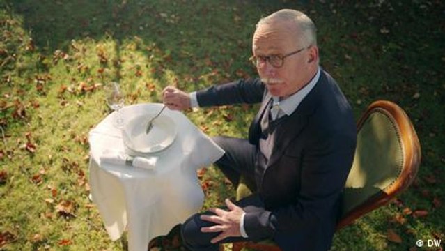 No clowning around! Table manners explained