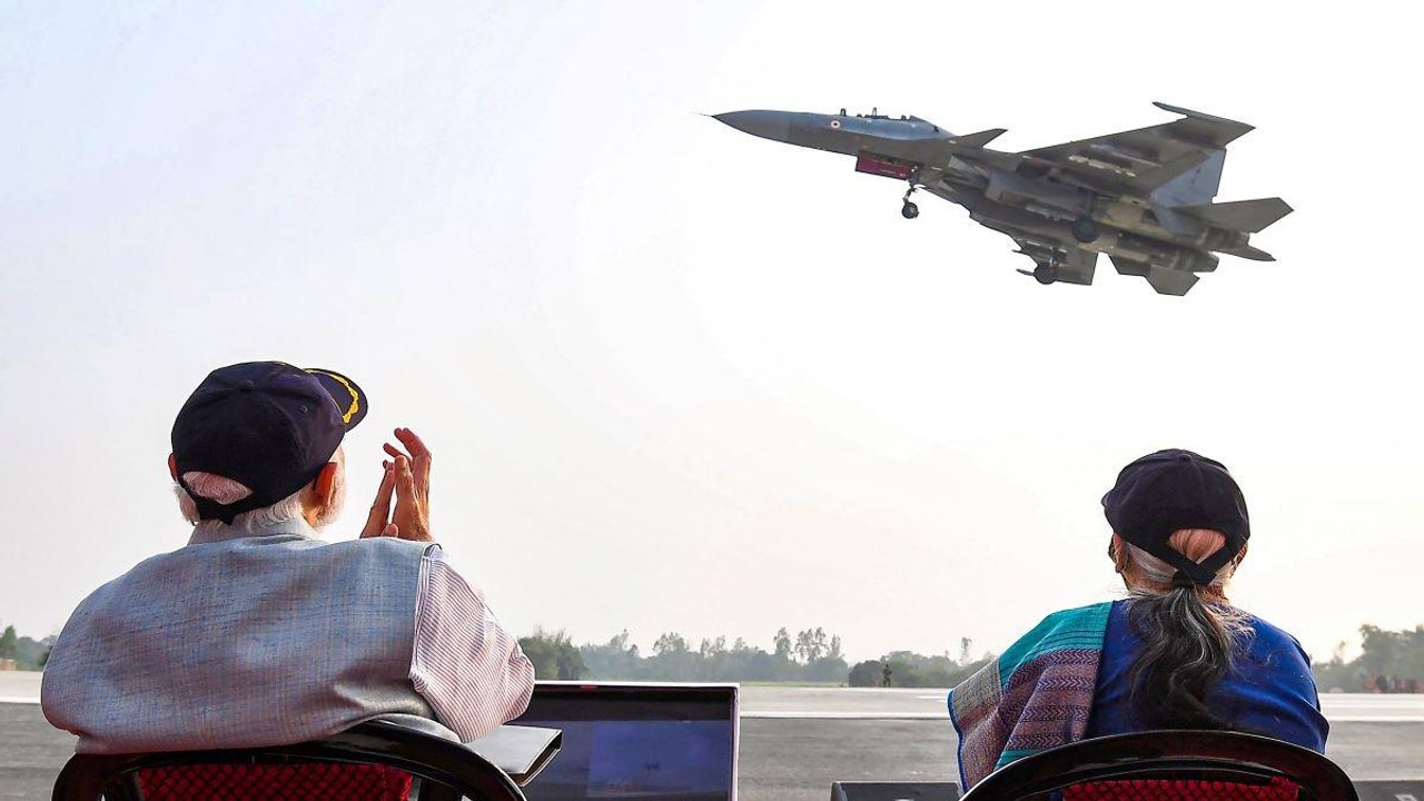 Fighter jets showcased spectacular performance...