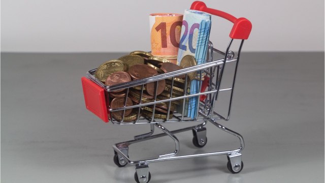 Un couple interpellé après avoir volé plusieurs caddies remplis de courses