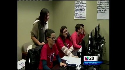 NALEO y LULAC habilitaron 8 centros de llamadas para votantes latinos