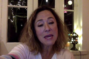 Arabella Weir backs  Cottage Centre Appeal