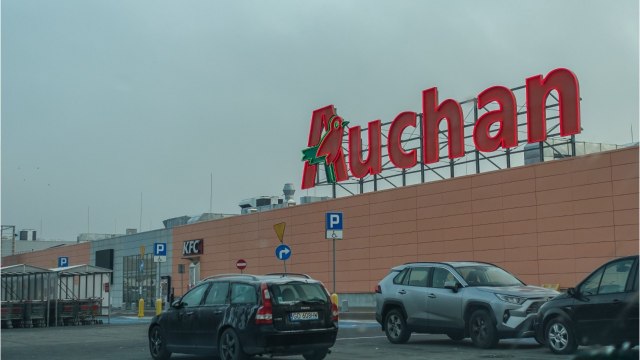 Le cliché très polémique d’une galerie commerciale d’Auchan bondée