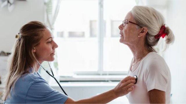 Elle exerce pendant plusieurs mois avec un faux diplôme de médecin généraliste