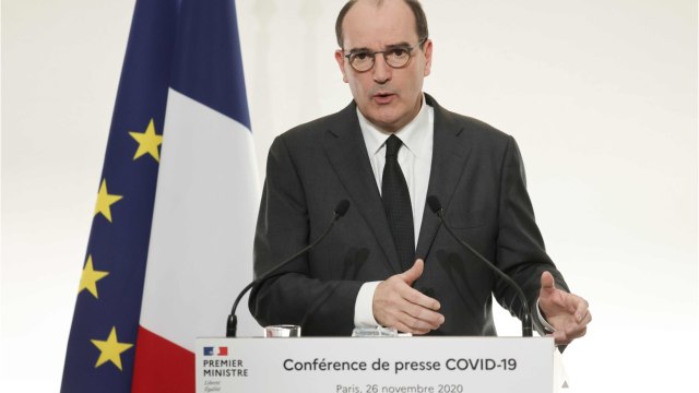 Aides aux précaires, fonds de solidarité, vaccins... Ce qu'a annoncé Jean Castex