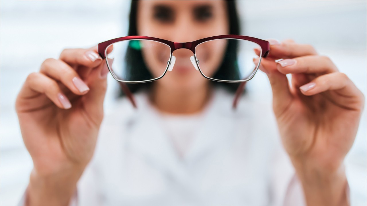 Santé : pourquoi vous paierez plus cher vos lunettes à partir du 1er  janvier - Capital.fr