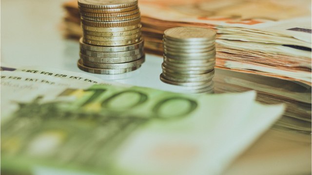 Chablis, Obélix, dessin de Picasso… Gérard Depardieu vide son restaurant aux enchères