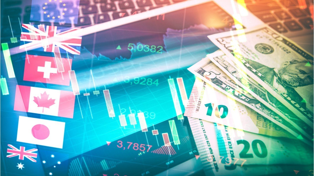 Krach sur les actions : l’euro, le franc suisse et le yen bondissent, le rouble plonge