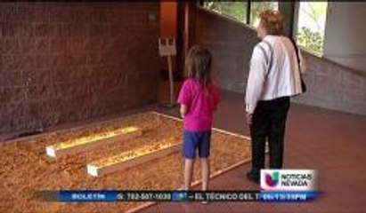 Exhibición en museo de UNLV honra a 43 estudiantes desaparecidos