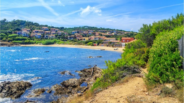 Frank Mccourt décroche un bout de la plage de Pampelonne, au détriment de Cyril Lignac