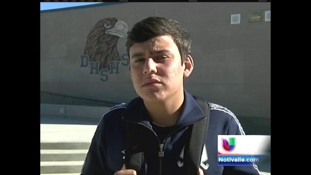Premian a un estudiante por su excelencia académica