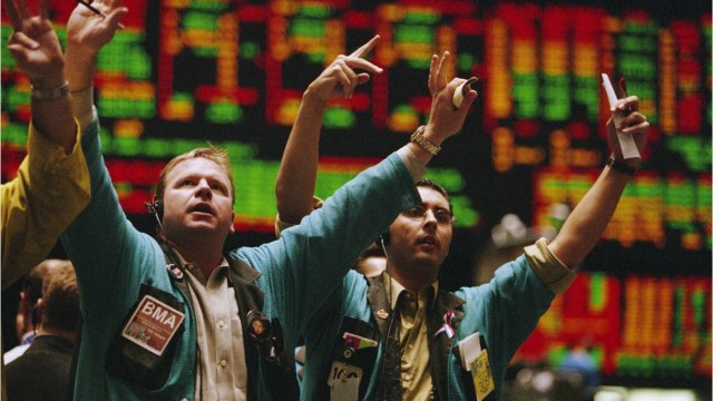 Un trader vole à la cantine et reçoit un chèque de plus d'un million d'euros pour son licenciement