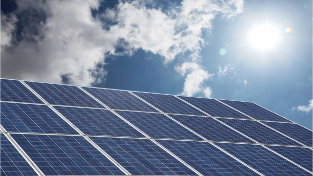 Roubaix : six mois après leur installation, la ville s'aperçoit que ses panneaux solaires n'étaient pas branchés