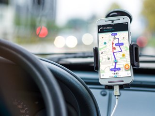 Faut-il interdire les applications “anti-radars” comme Coyote ou Waze ?