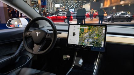 Un couple dépense sans le vouloir une fortune pour des mises à jour sur sa Tesla