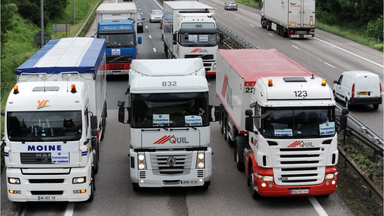 Un gang de voleurs dévalisait les camions à 90 km/h sur l'autoroute