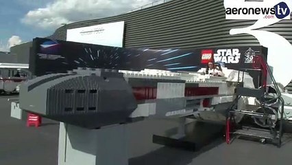 Un vaisseau de Star Wars en Lego au Bourget