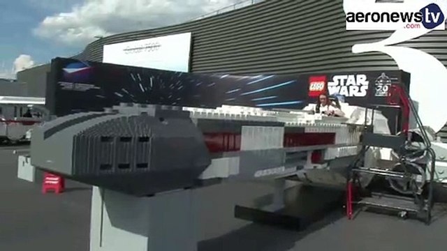 Un vaisseau de Star Wars en Lego au Bourget