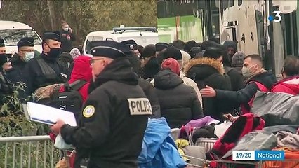 Grande-Synthe : un campement de près de 1 000 migrants évacués, les associations dénoncent une opération "inutile"