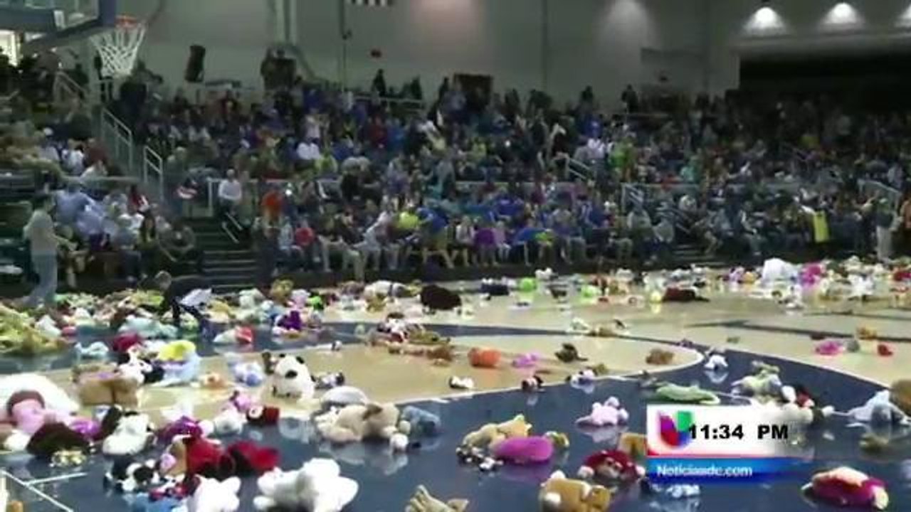 Cancha de basquetbol convertida en juguetería