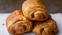 Conduit au poste après avoir ôté son masque pour manger un pain au chocolat