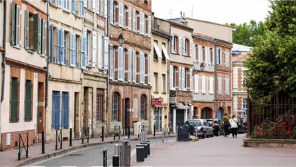 Le maire de Toulouse attaqué pour son grand banquet du cassoulet, sans masque