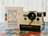 قصة نجاح وإفلاس شركة بولارويد صاحبة أول كاميرات فورية في العالم