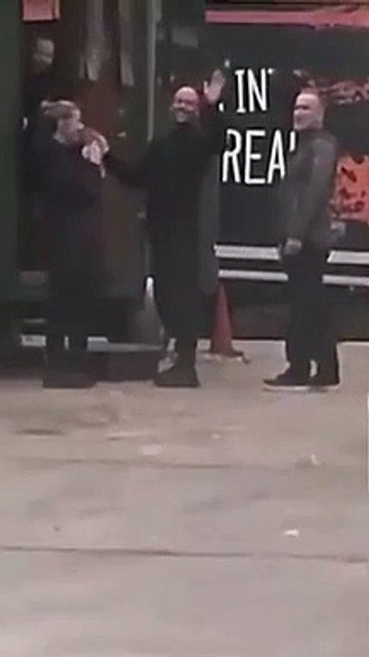 Επικό βίντεο! Φαν του Statham τον βλέπει στη Θε...