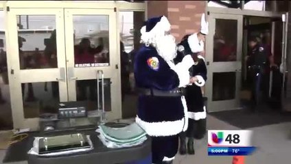 Cientos de niños en Edinburg Recibieron Juguetes