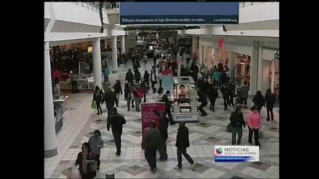 Regresan compradores ofertas y devoluciones