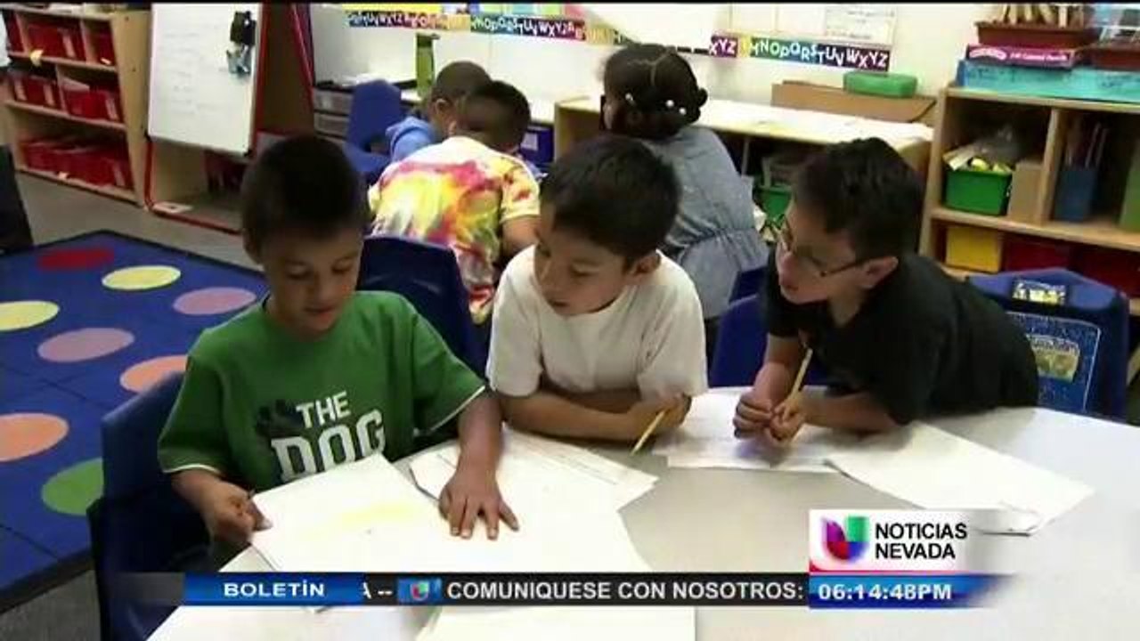 Lanzan campaña para que las escuelas no discriminen a los estudiantes que lleguen a aprender ingles