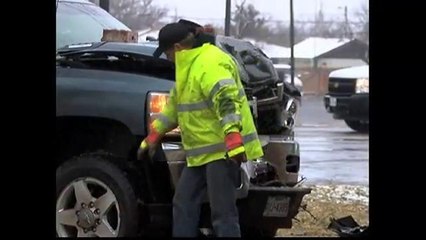 Auto impacta una casa